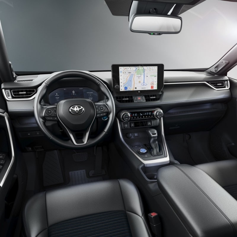 Toyota Dynamic Navigation vs Standard GPS